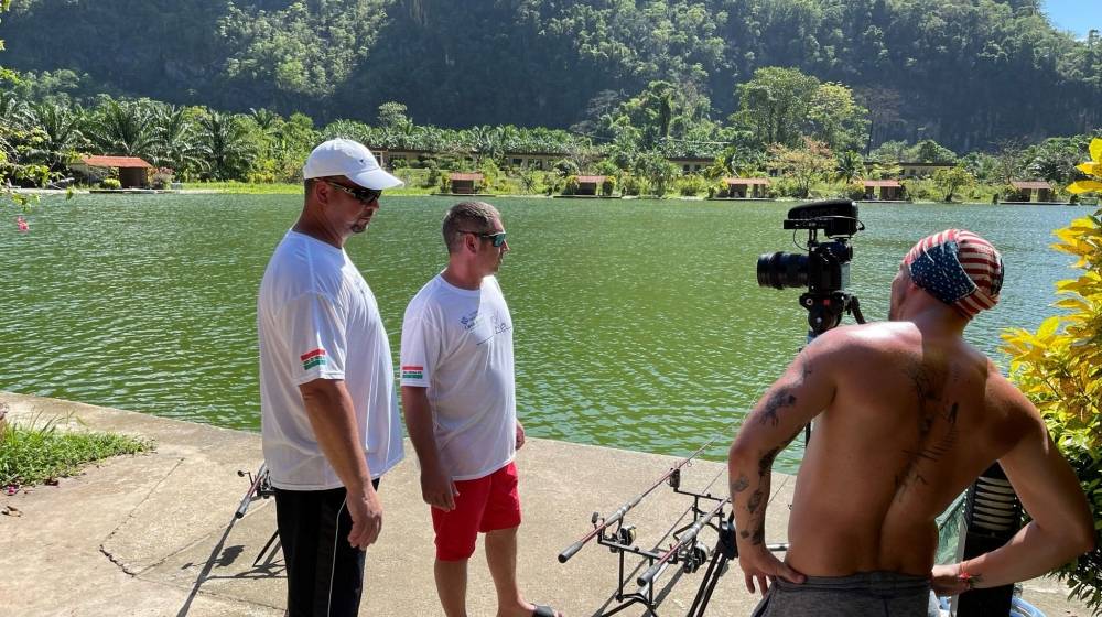 A világ másik felén horgászik két sárbogárdi fiatalember